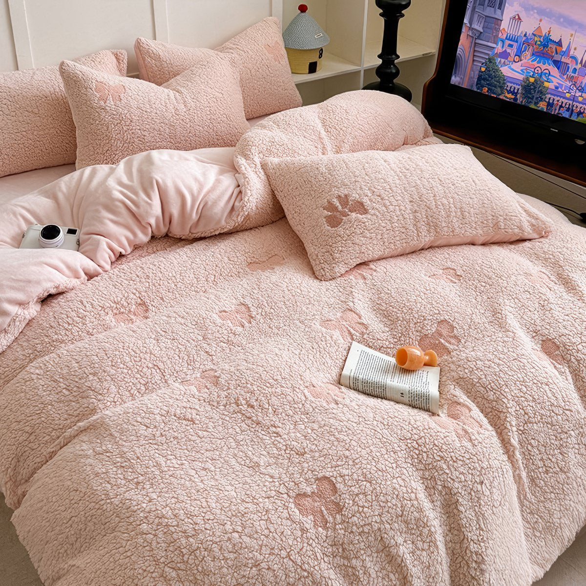 Embroidered Bows Sherpa Bedding Set