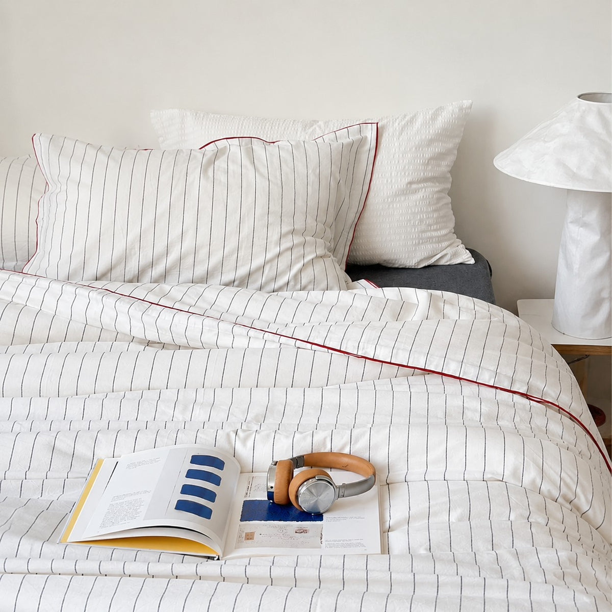 Vintora Minimalist White Striped Washed Cotton Bedding Set for Everyday Comfort G116