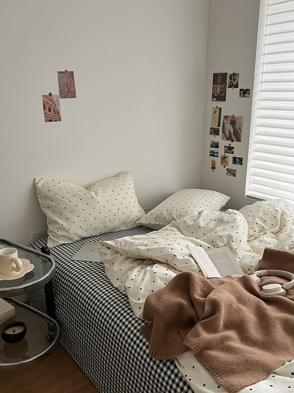 Simple Aesthetic Polka Dot Bedding Set