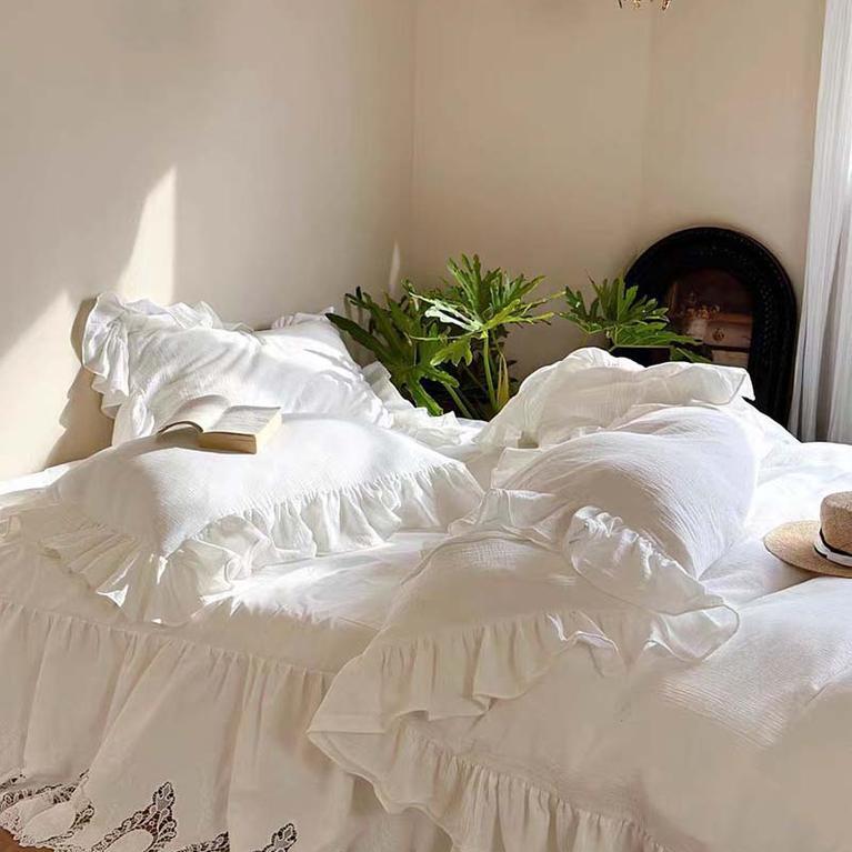 White Princess Lace Ruffle Bedding Set