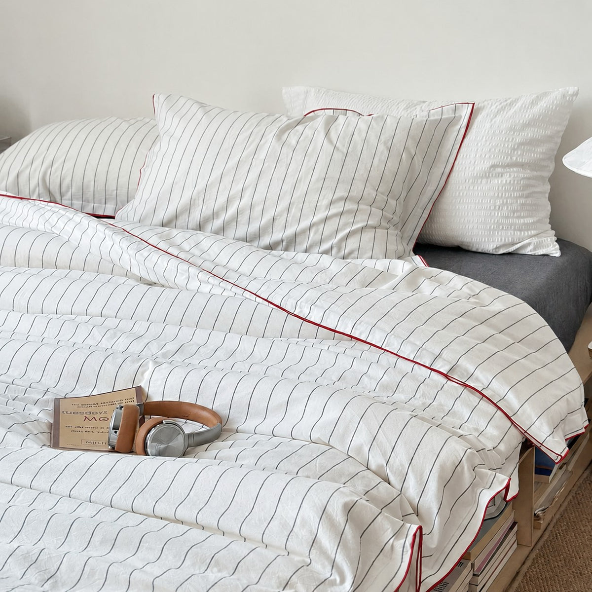 Vintora Minimalist White Striped Washed Cotton Bedding Set for Everyday Comfort G116