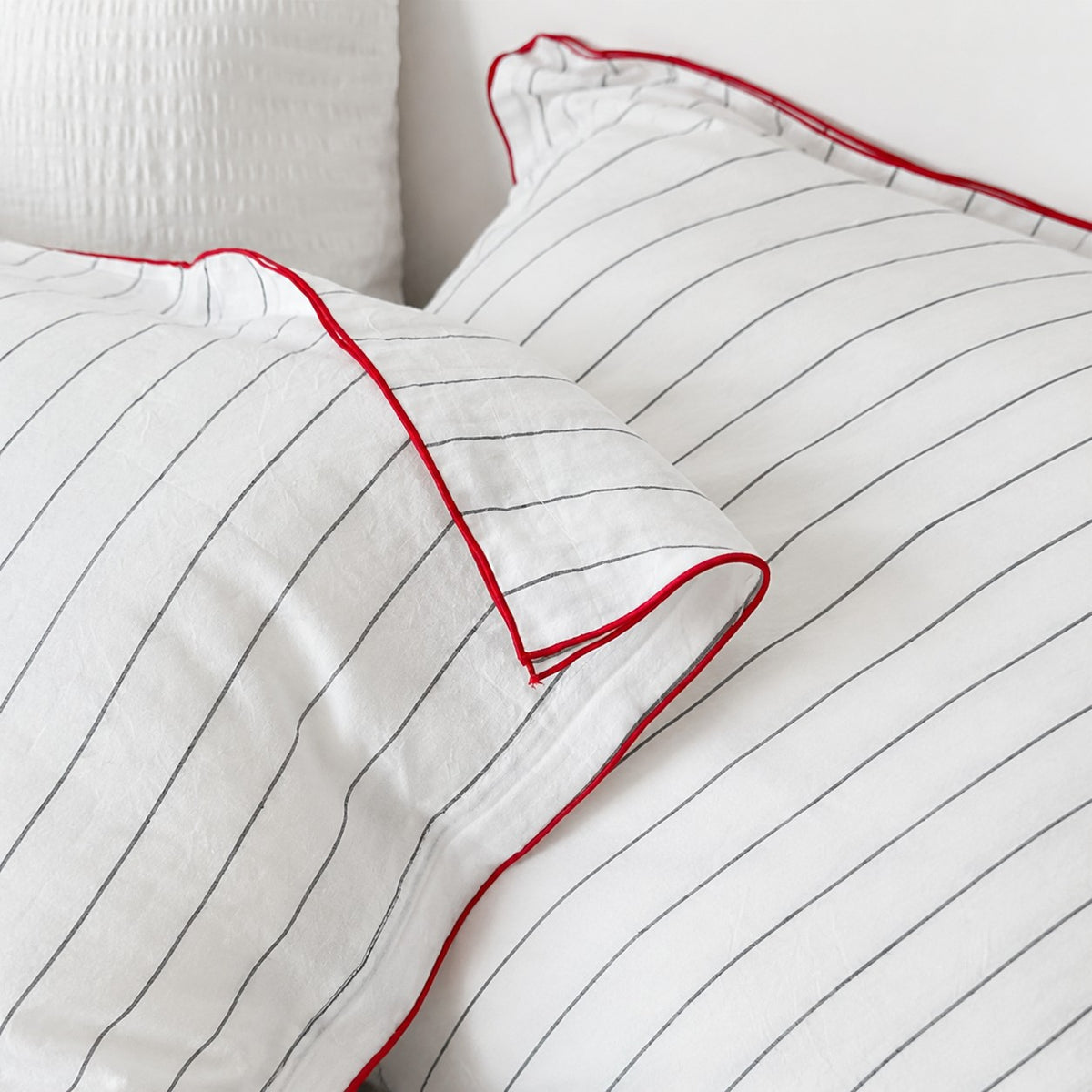 Vintora Minimalist White Striped Washed Cotton Bedding Set for Everyday Comfort G116