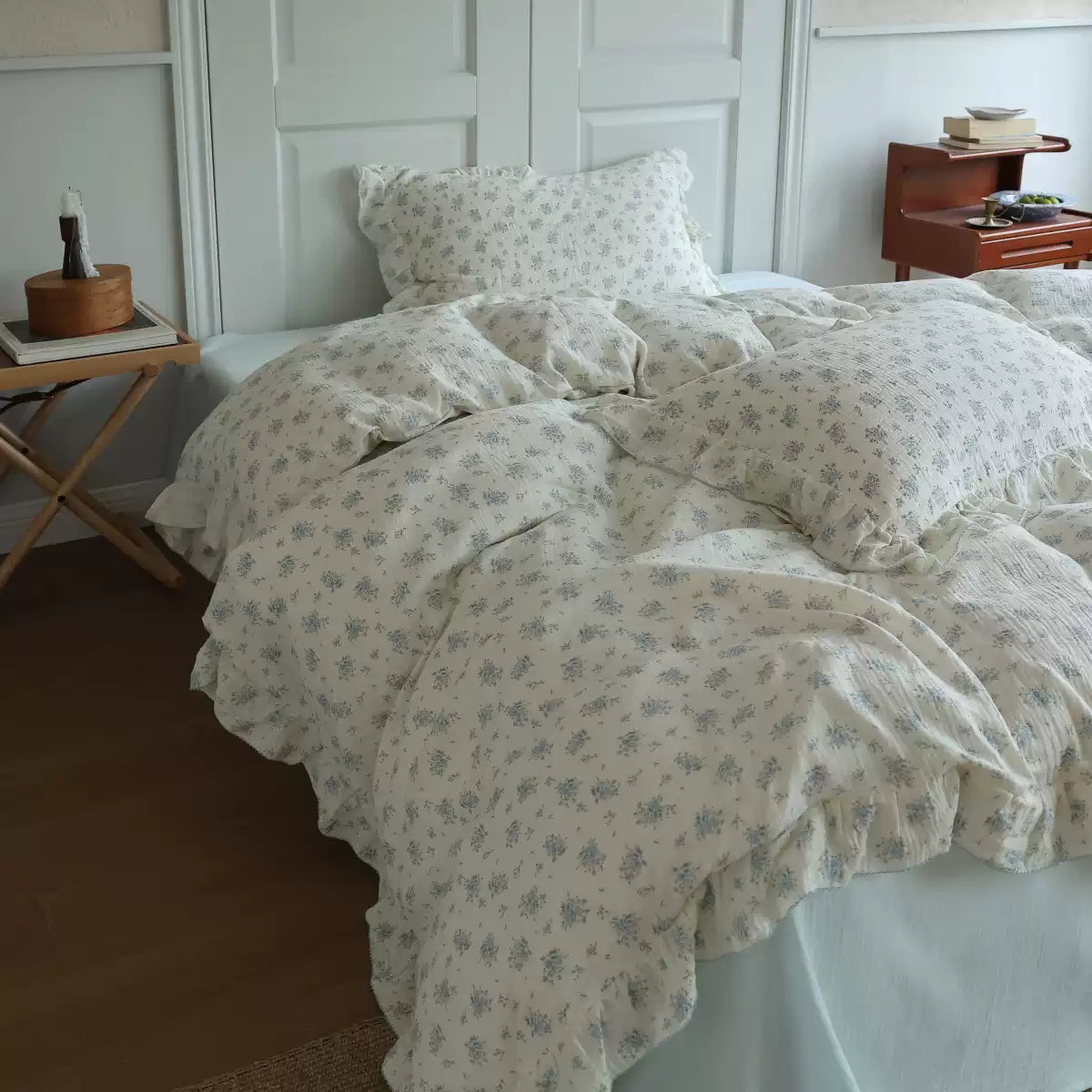 Roselle Soft Blue Floral Cotton Bedding Set with Ruffle Edge G115