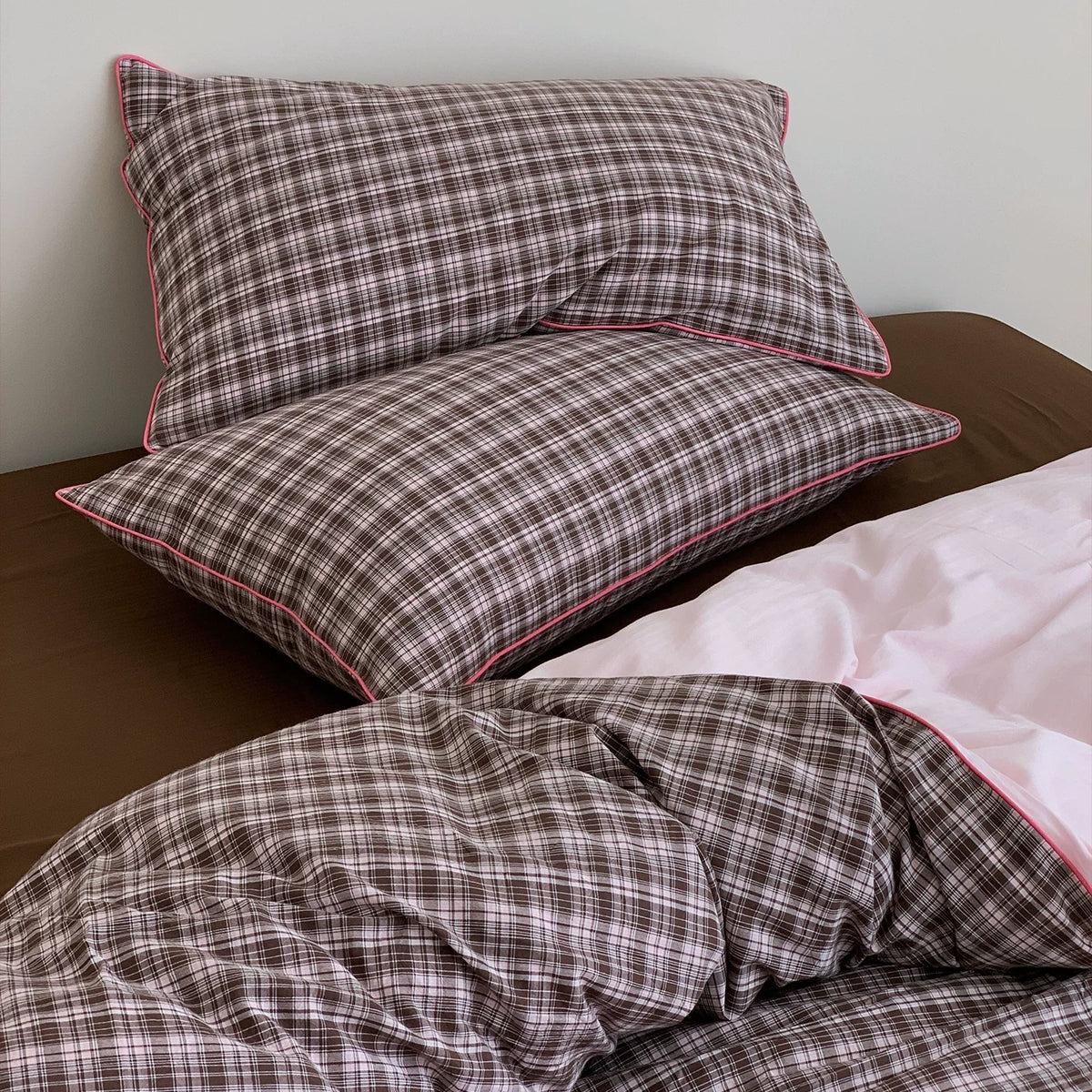 Vintora Retro Inspired Plaid Cotton Bedding Set with Breathable Washed Cotton G103