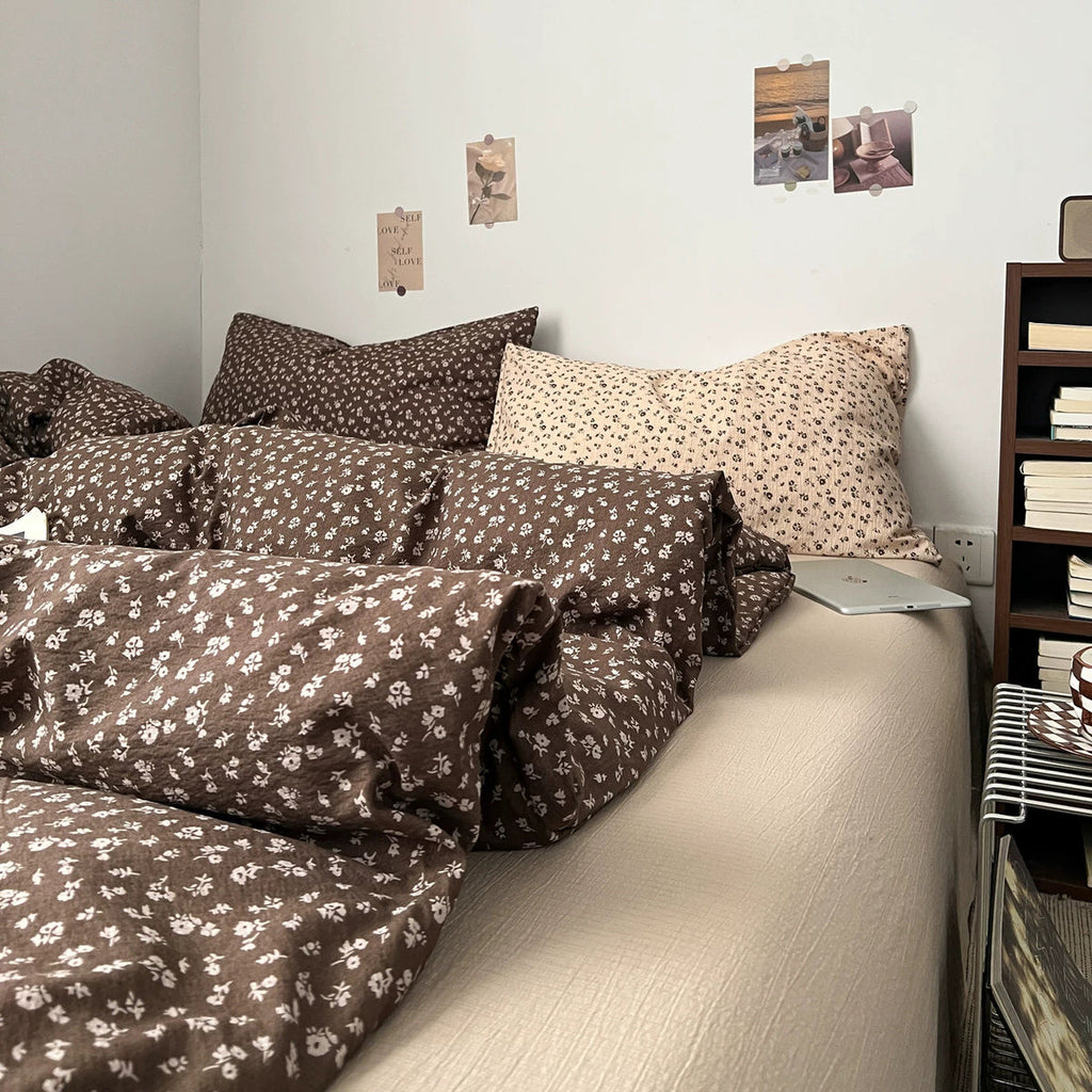 French Aesthetic Vintage Brown Flowers Bedding Set