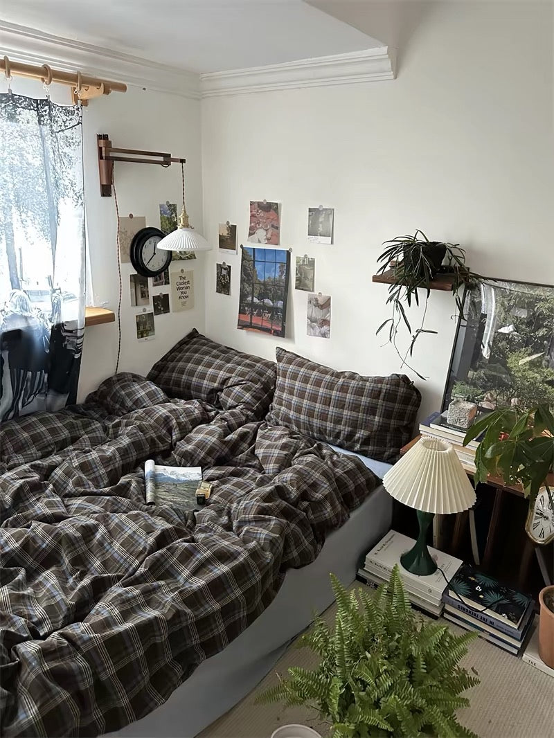 Vintage Plaid Bedding Set