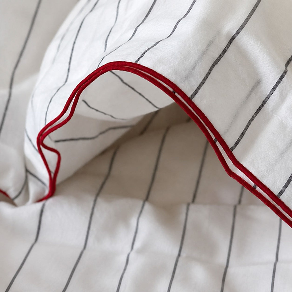 Vintora Minimalist White Striped Washed Cotton Bedding Set for Everyday Comfort G116