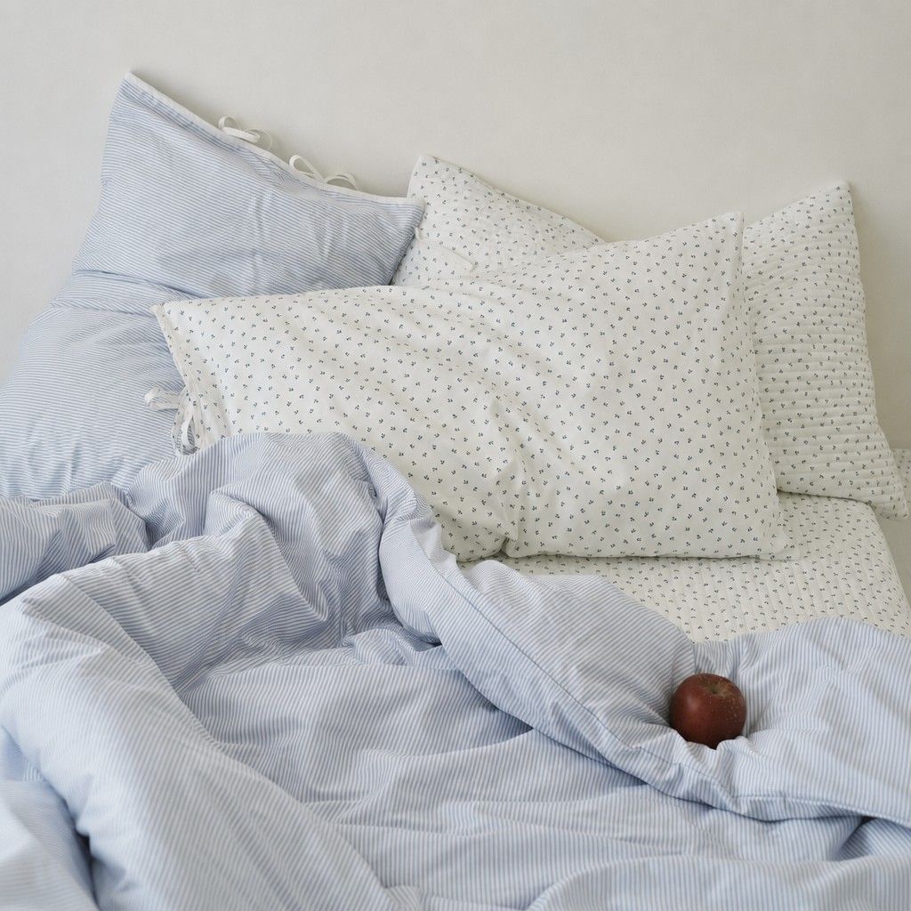 Roselle Blue Striped Cotton Bedding Set for All Season Bedroom Comfort G77