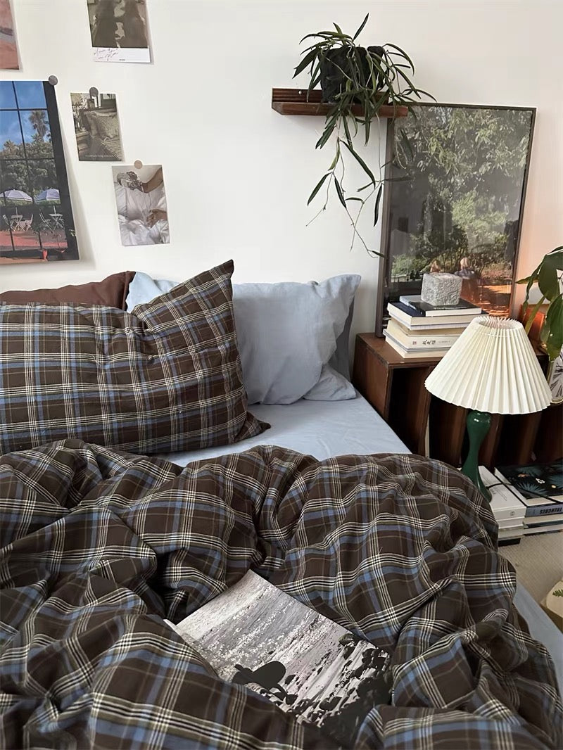 Vintage Plaid Bedding Set