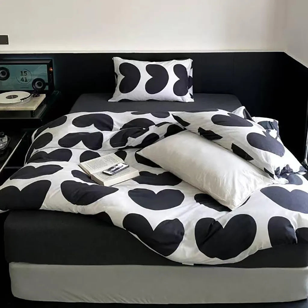 Oversized Heart Print Bedding Set
