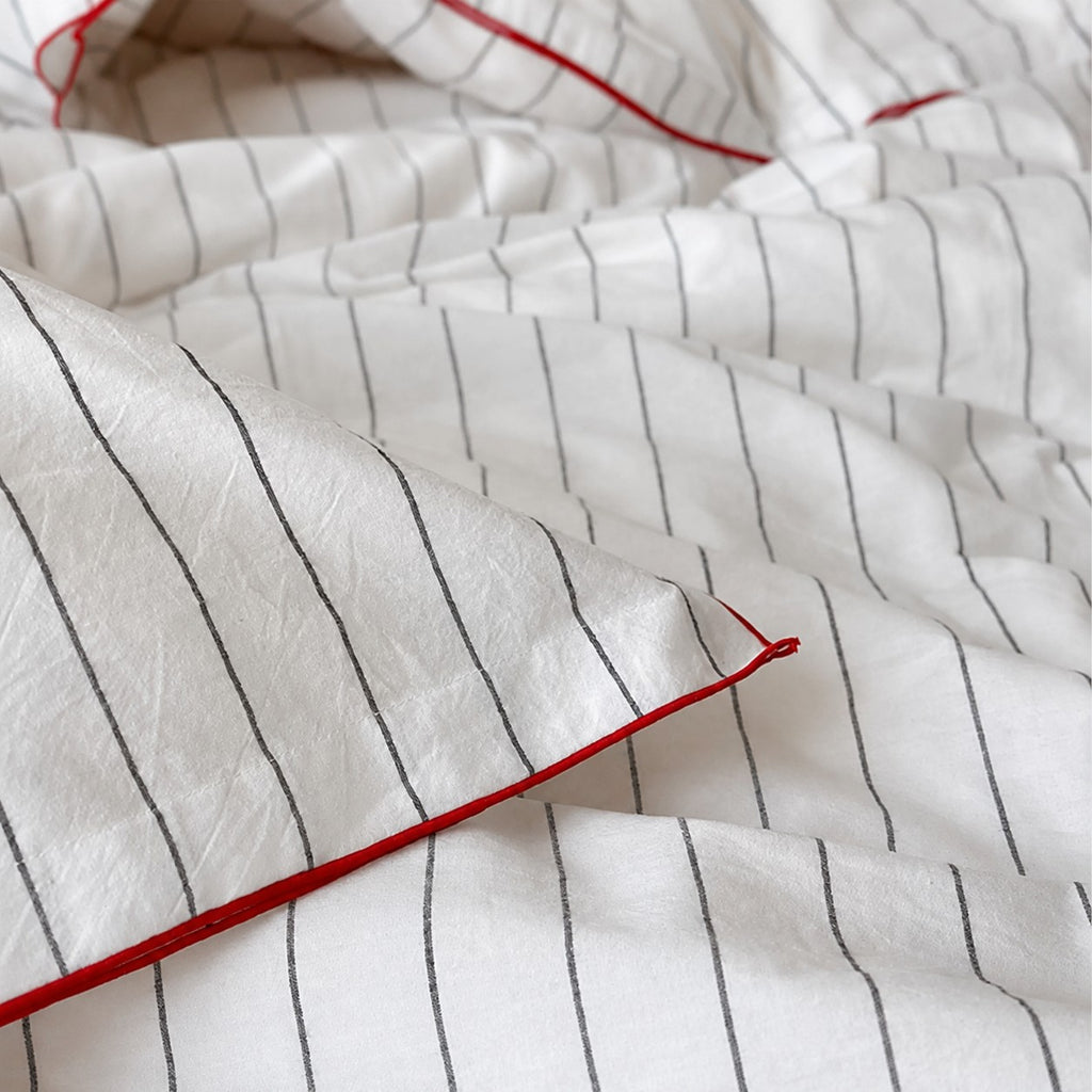 Vintora Minimalist White Striped Washed Cotton Bedding Set for Everyday Comfort G116