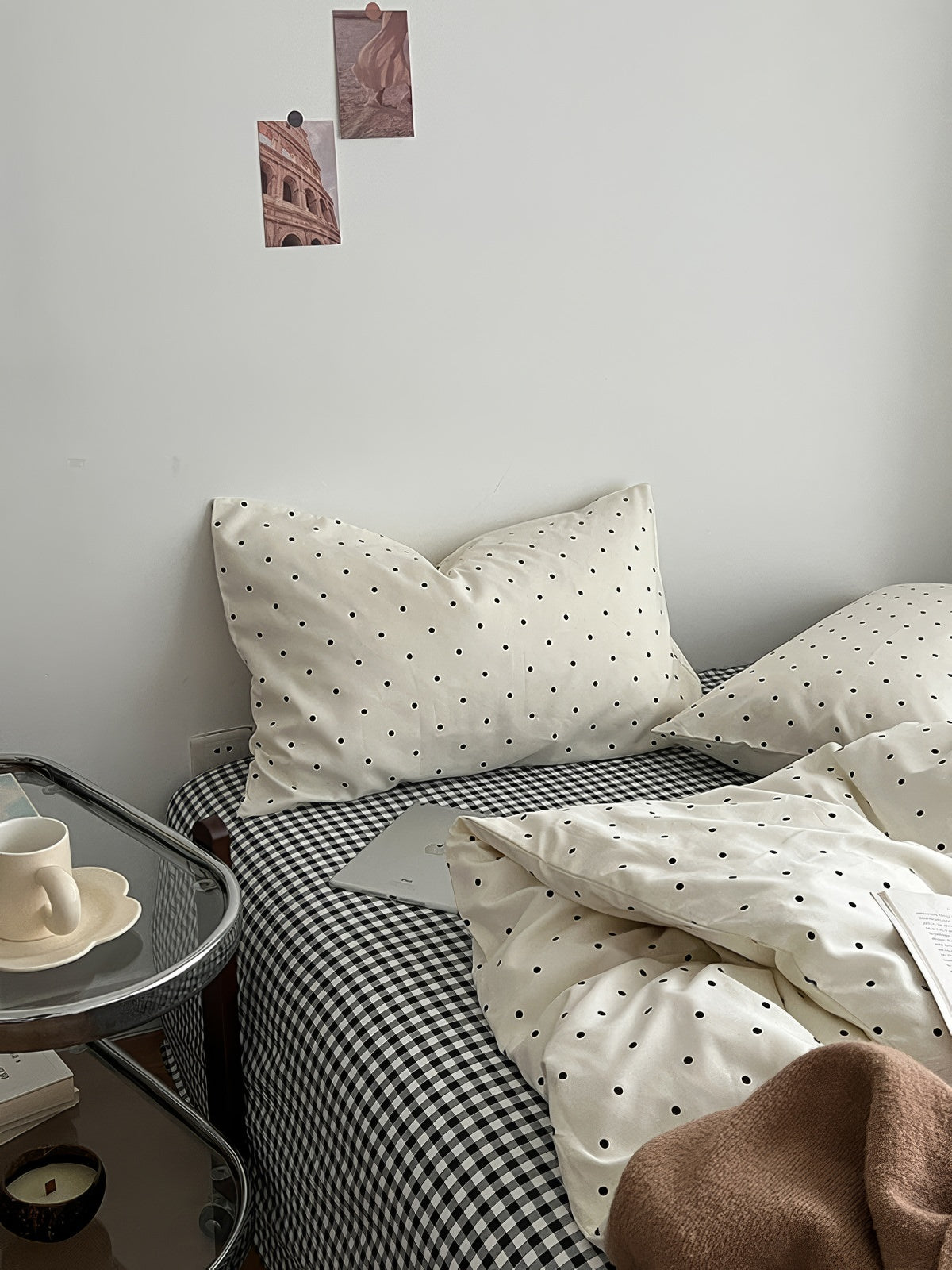 Simple Aesthetic Polka Dot Bedding Set