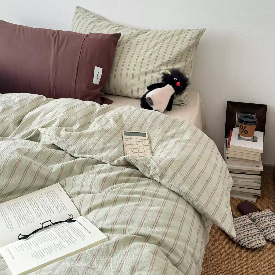 Vintora Simple Modern Vertical Striped Bedding Set G75