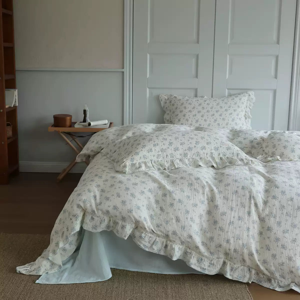 Roselle Soft Blue Floral Cotton Bedding Set with Ruffle Edge G115