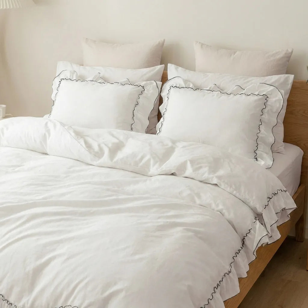 Classic Contrast Ruffle Bedding Set