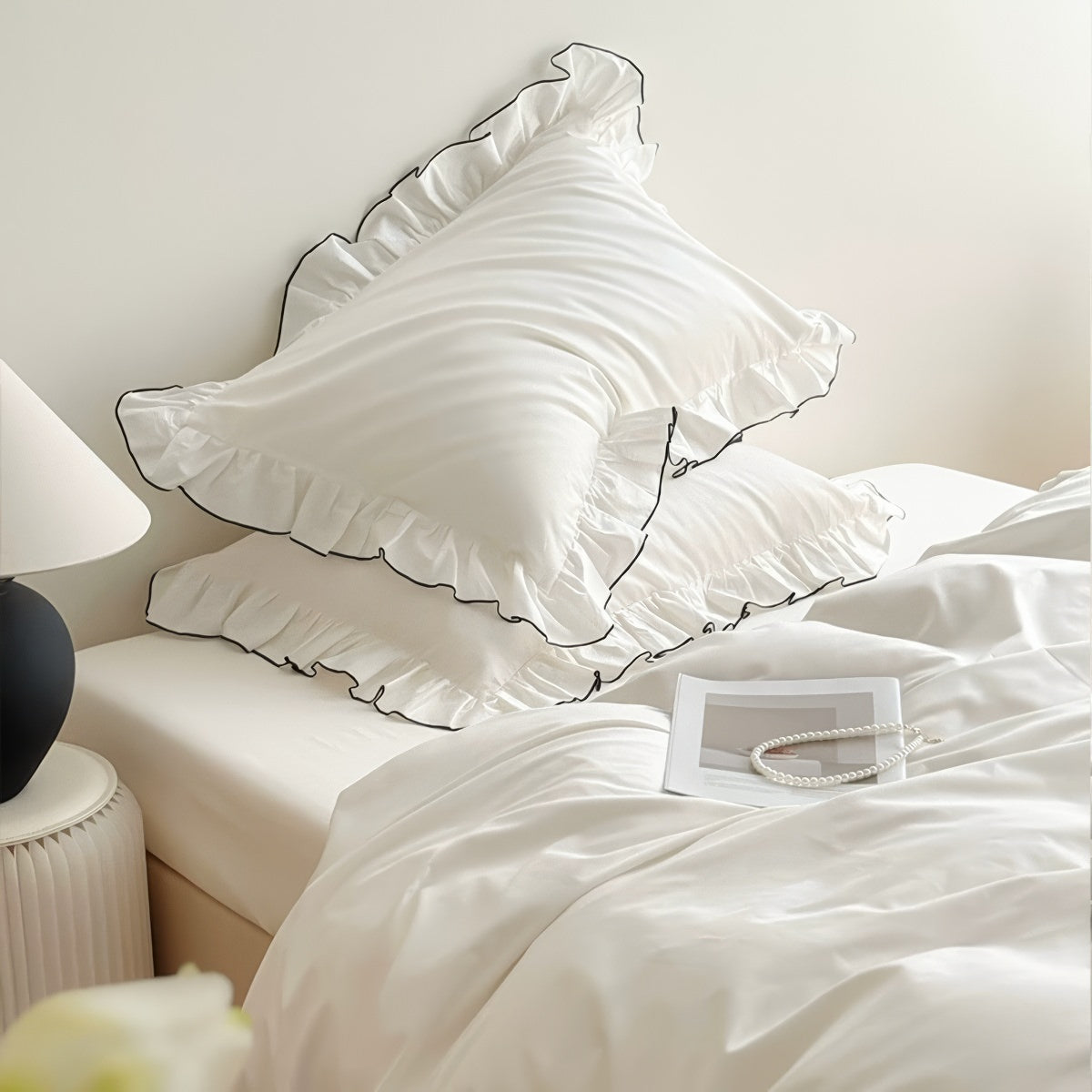 Simple White Ruffle Edge Bedding Set