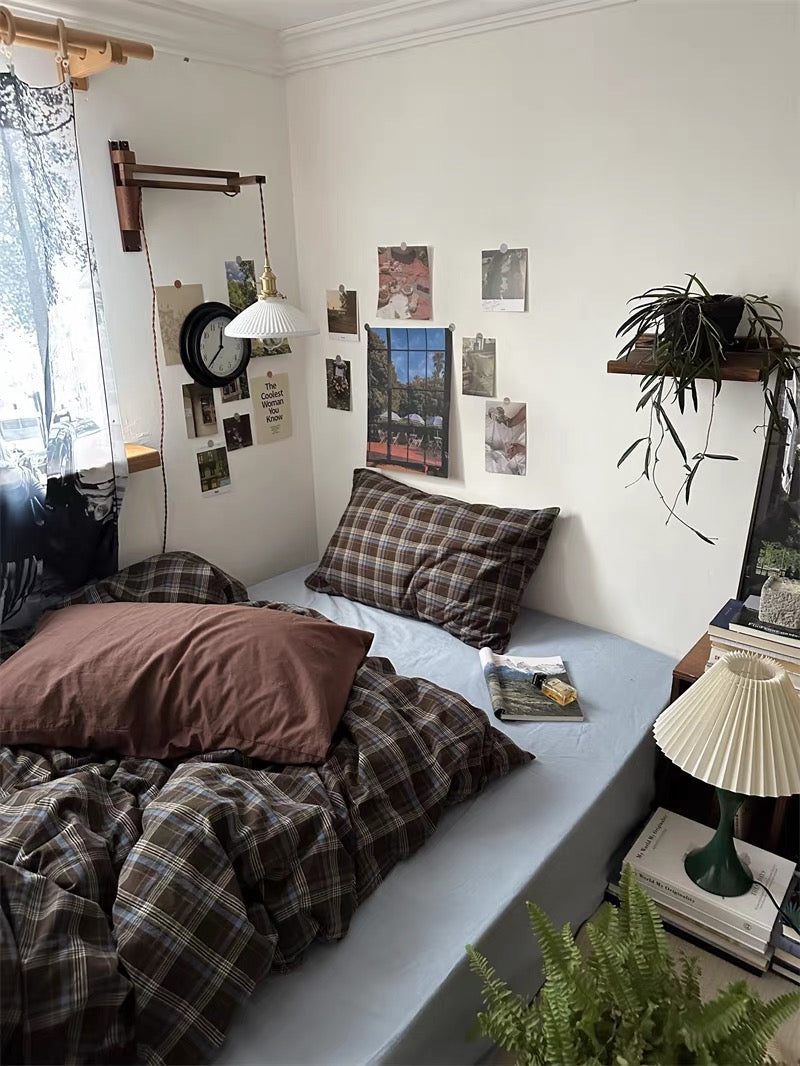 Vintage Plaid Bedding Set