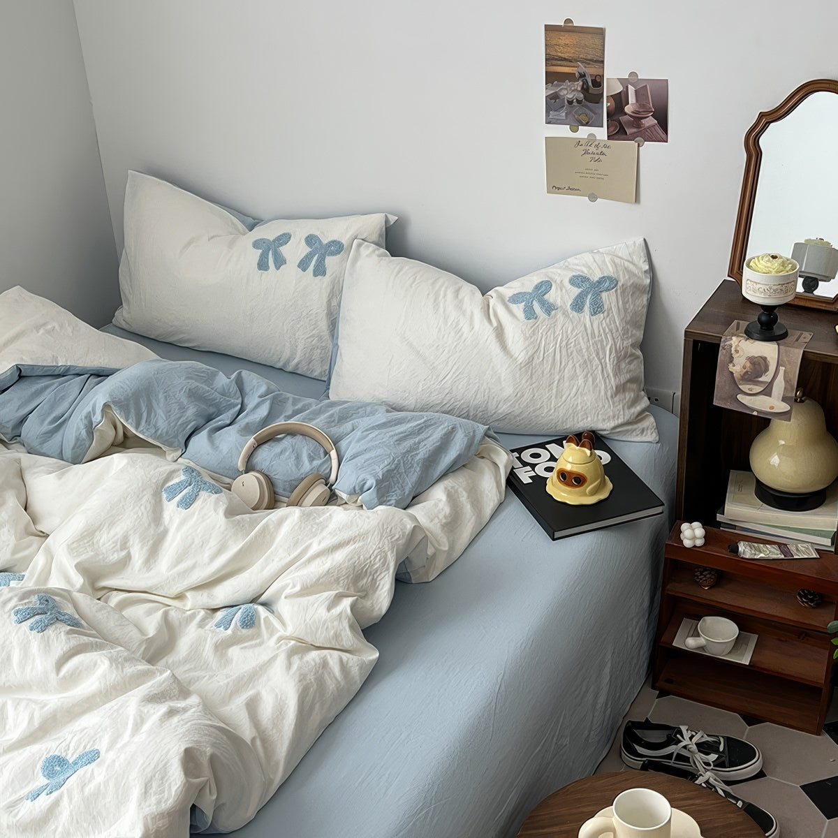 Vintage Blue Tufted Bows Bedding Set