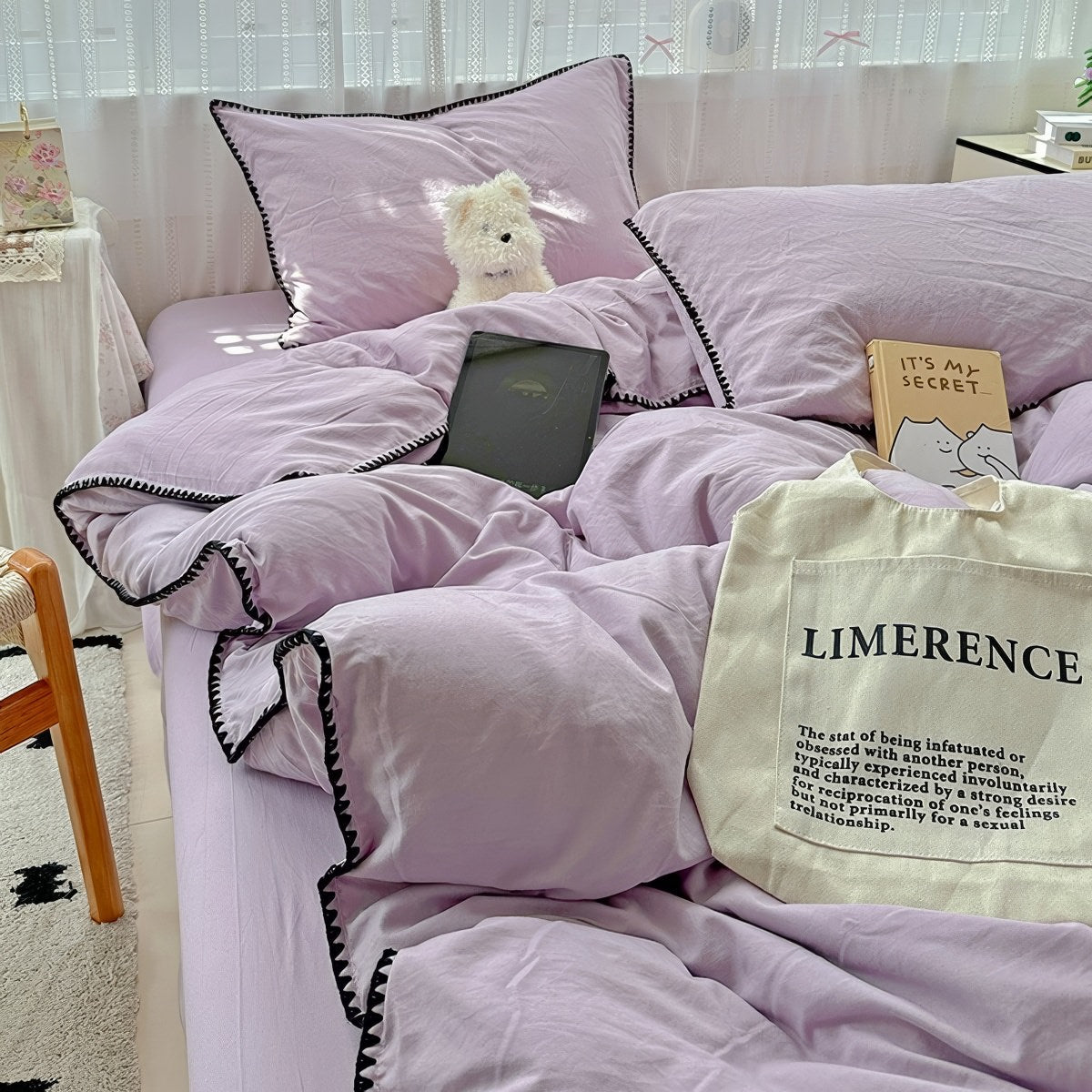 Plain Stitched Shell-Edge Bedding Set