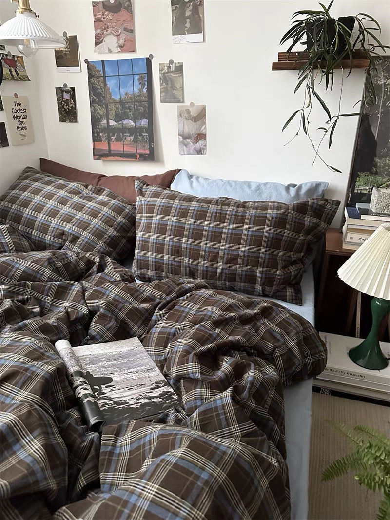 Vintage Plaid Bedding Set